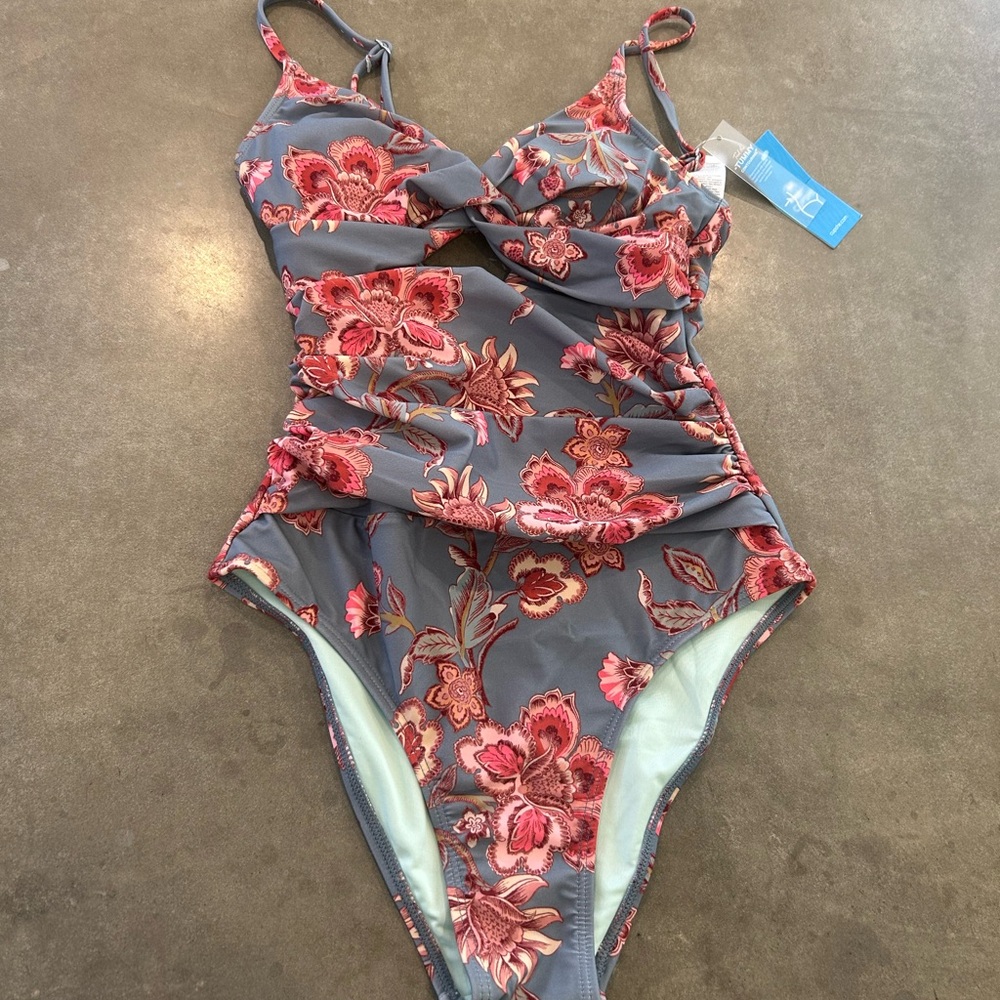 Cupshe Gray and Pink One Piece Swimsuit with Elegant Design